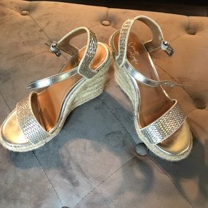 Crown Vintage silver wedges